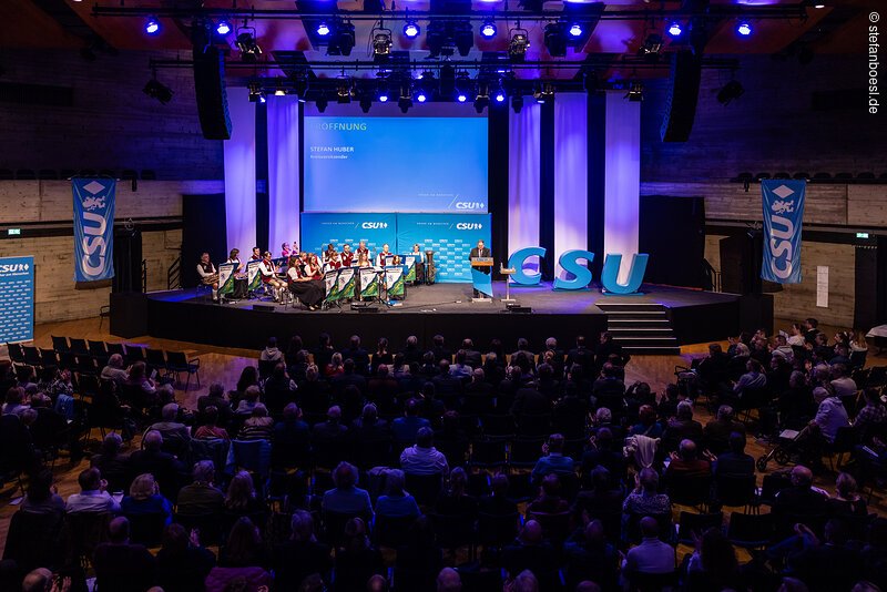 Mitgliederversammlung CSU Ingolstadt 2024 Blick von der Empore Saal